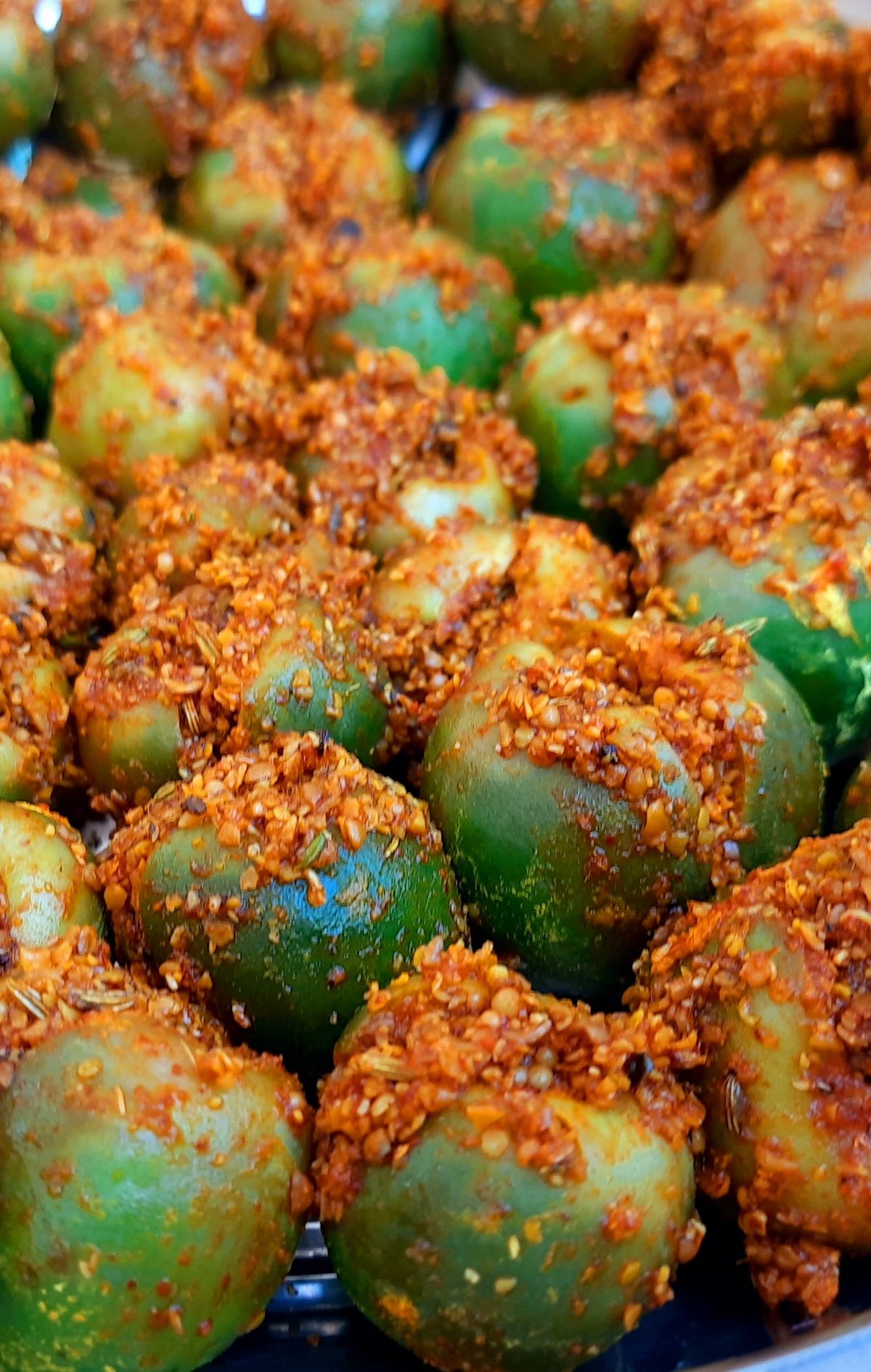 Whole Dry Seedless Gunda 100g.